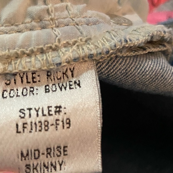 Lovers and Friends Mid Rise Ricky Jean in Bowen - Picture 13 of 13